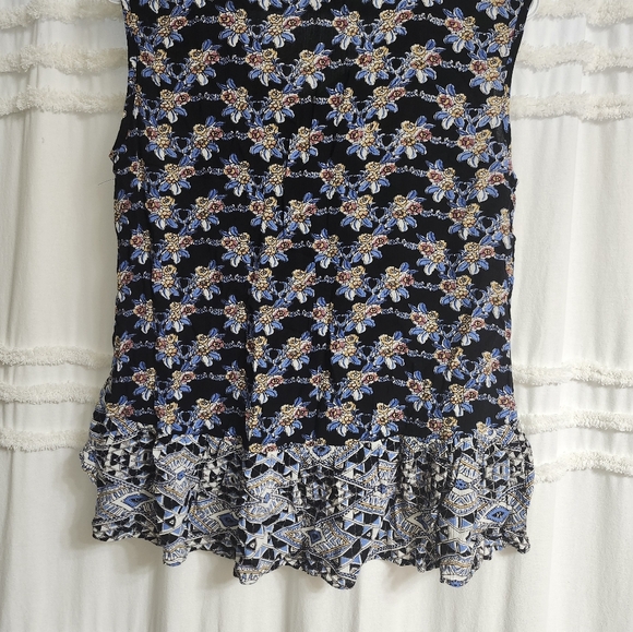 LIKE NEW Celestial Blue top small - Picture 5 of 8